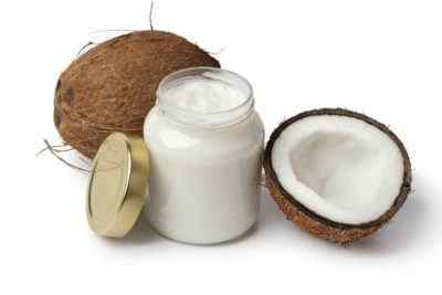 Як використовувати кокосове масло від зморшок на обличчі і під очима: найкращі способи і їх особливості