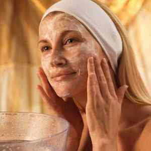 Як використовувати крохмаль від зморшок в домашніх умовах? Рецепти масок проти старіння шкіри