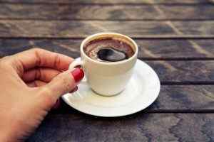 Як впливає вживання кави на рівень холестерину в крові