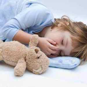 Як і якими засобами лікувати застуду у дитини