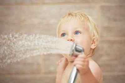 Як загартувати горло дитині: методики і правила проведення