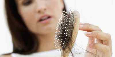 Як зупинити випадіння волосся при гормональному збої у жінок?