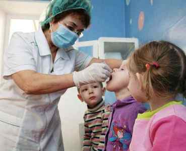 Яка реакція у дитини на щеплення від поліомієліту