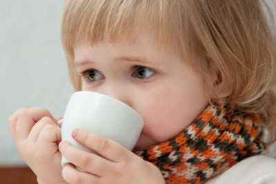 Який чай від кашлю вибрати для дітей і дорослих